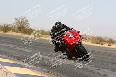 media/Mar-28-2022-Superbike Trackdays (Mon) [[b8603d0f67]]/Open Track Time/Turn 3 Inside/